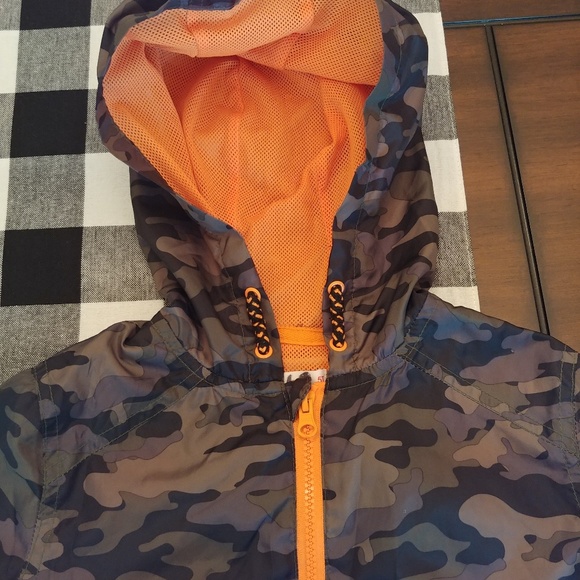 COPY - Epic Thread camo windbreaker w/hood. - Picture 3 of 8